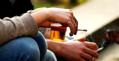 Η παραίτηση από κακές συνήθειες είναι ένας από τους παράγοντες στην πρόληψη της προστατίτιδας